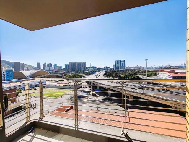 2 Bedroom Apartment in Zonnebloem