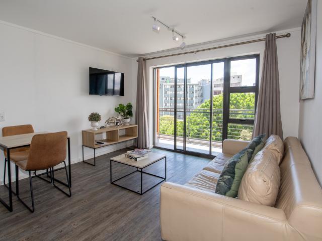 2 Bedroom Apartment in Zonnebloem