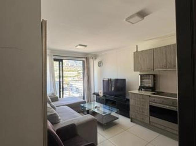 2 Bedroom Apartment in Zonnebloem