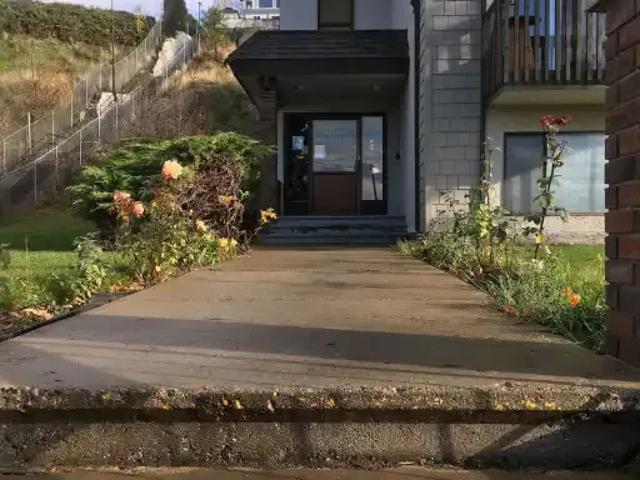 2 Bedroom Apartment Kelowna BC 104863297