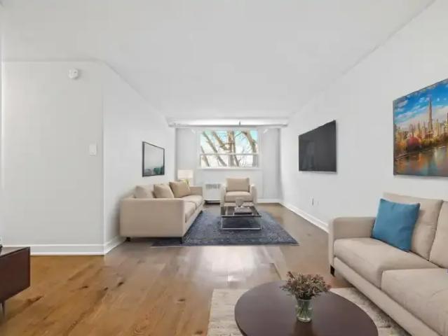 2 Bedroom Apartment Kingston ON LS102578154