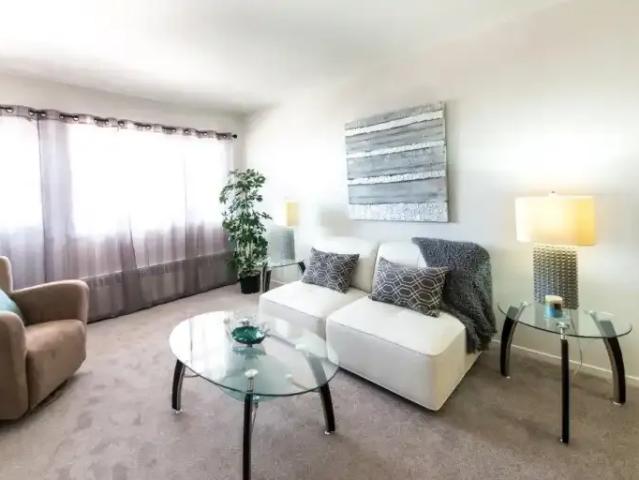 2 Bedroom Apartment Kingston ON 101876941