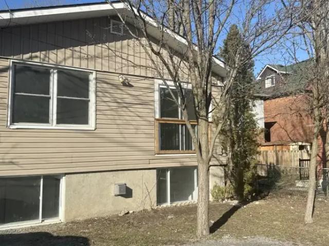 2 Bedroom Apartment Kingston ON 102306523