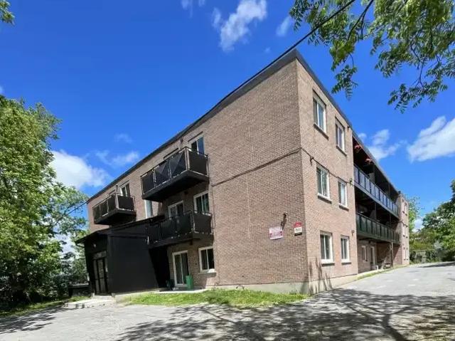 2 Bedroom Apartment Kingston ON 103060423