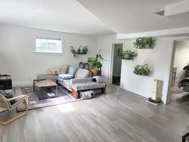 2 Bedroom Apartment Kingston ON 103487298
