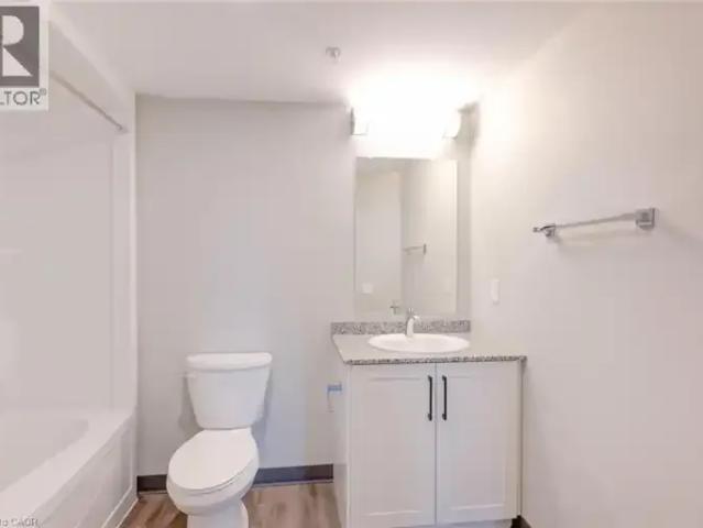 2 Bedroom Apartment Kitchener ON 100669205