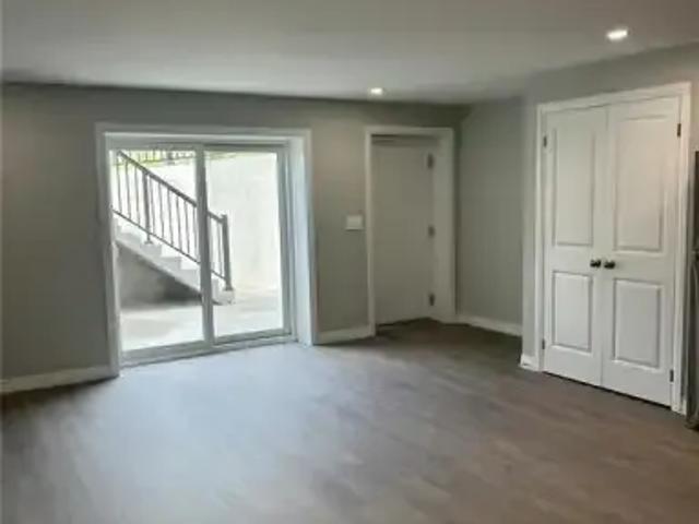 2 Bedroom Apartment Kitchener ON 102578823