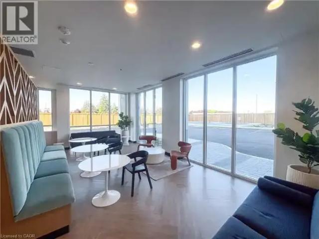 2 Bedroom Apartment Kitchener ON 102715449