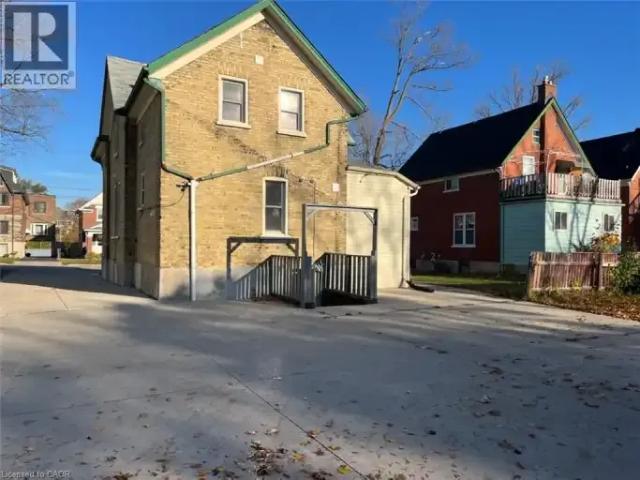 2 Bedroom Apartment Kitchener ON 102883613