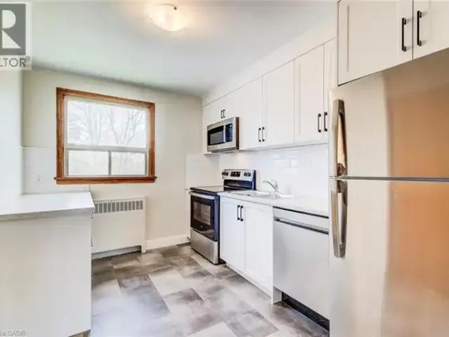 2 Bedroom Apartment Kitchener ON LS101827771