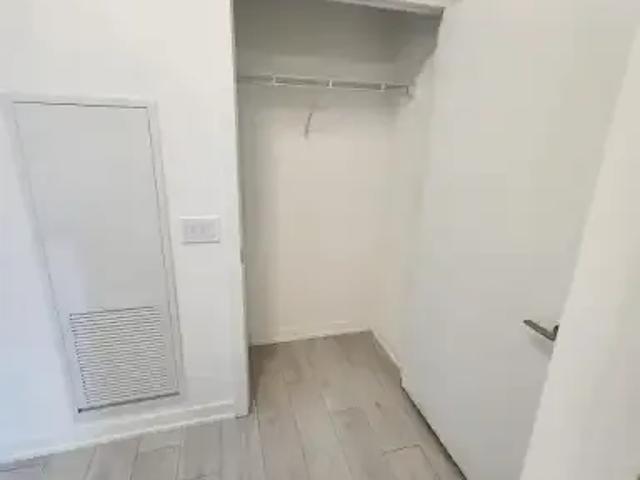 2 Bedroom Apartment Kitchener ON LS102339161