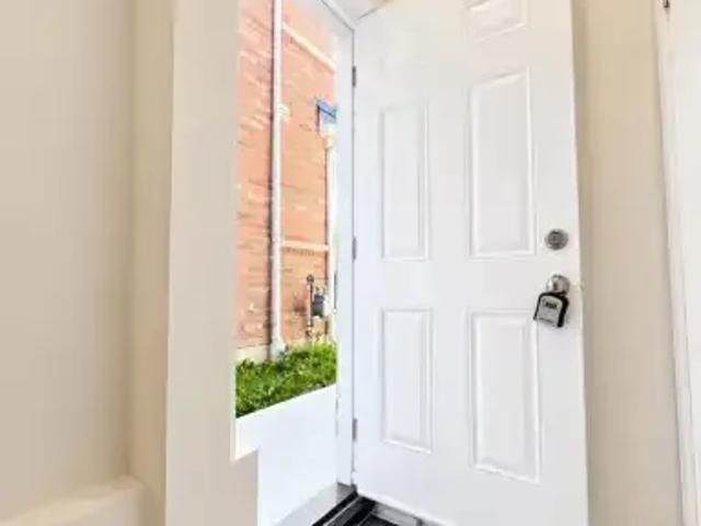 2 Bedroom Apartment Kitchener ON LS103091632
