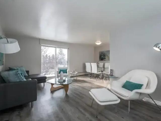 2 Bedroom Apartment Lucan ON 100084036