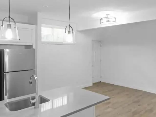 2 Bedroom Apartment Langdon AB 102113756