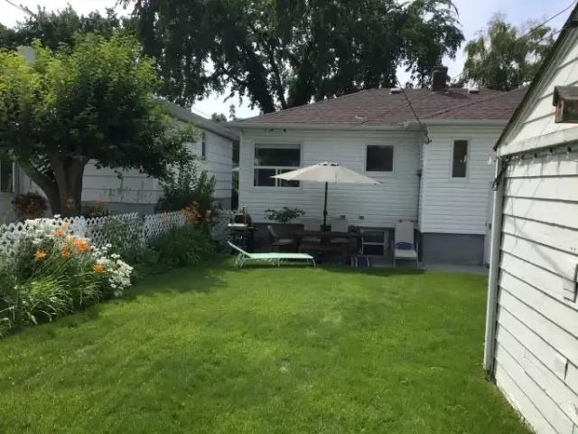 2 Bedroom Apartment Lethbridge AB 104888693