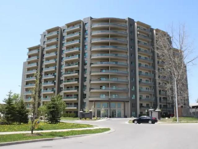 2 Bedroom Apartment London ON 98568855