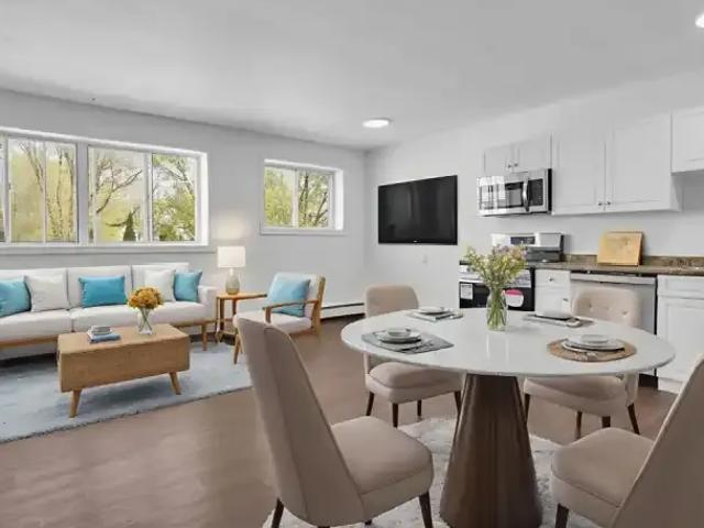 2 Bedroom Apartment London ON LS100410744