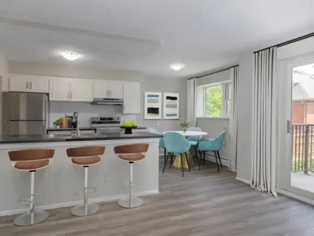 2 Bedroom Apartment London ON LS100707806