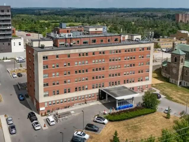 2 Bedroom Apartment Peterborough ON 102845395