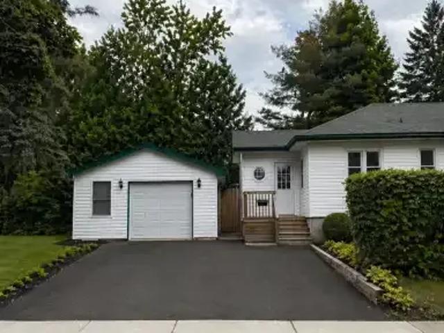 2 Bedroom Apartment Peterborough ON 103739438