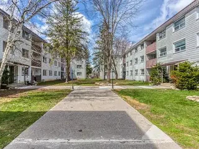 2 Bedroom Apartment Peterborough ON LS102845377