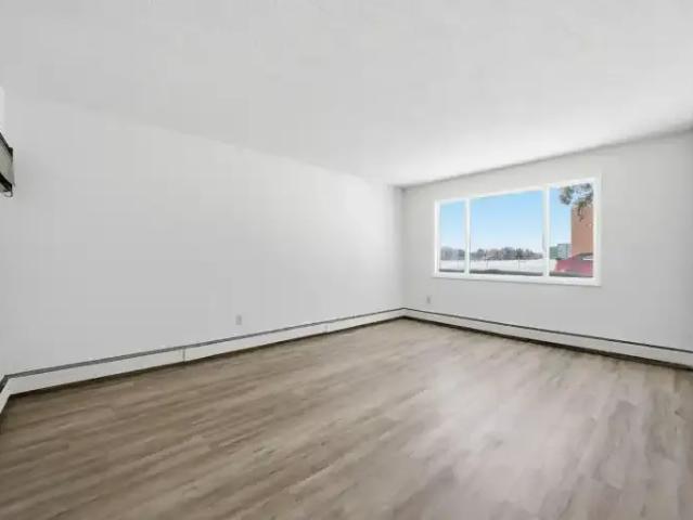 2 Bedroom Apartment Regina SK 103379313