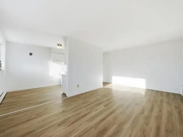 2 Bedroom Apartment Regina SK 104984488