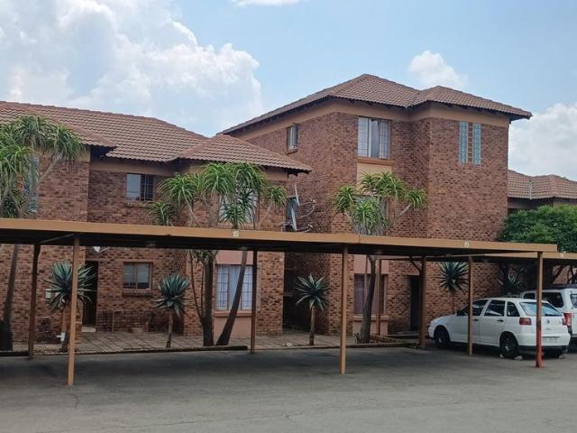 2 Bedroom apartment rented in Weltevreden Park, Roodepoort