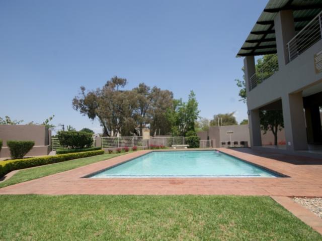 2 Bedroom Apartment Rented in Bryanston