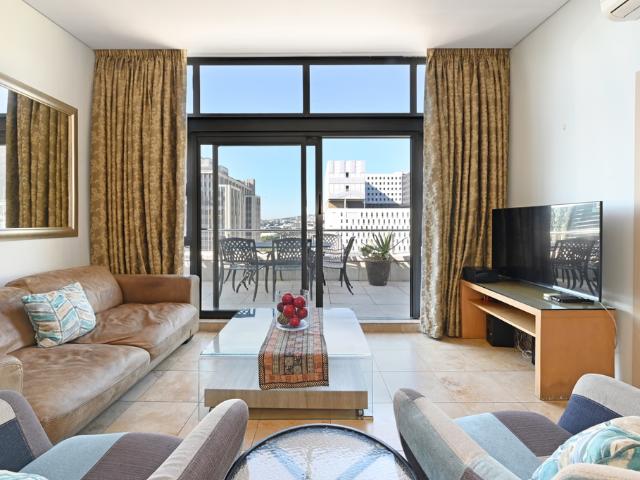 2 Bedroom Apartment Rented in Cape Town City Centre | LIONLEAD Real Estate