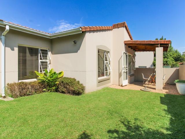 2 Bedroom Apartment Rented in Douglasdale