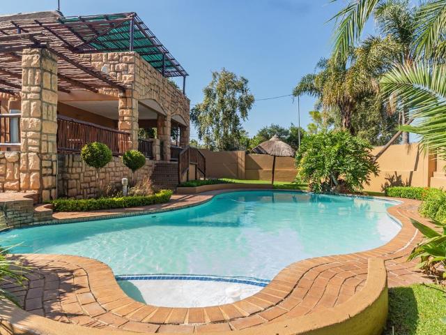 2 Bedroom apartment rented in Douglasdale, Sandton