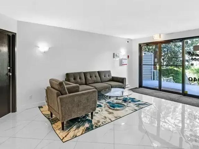 2 Bedroom Apartment Richmond BC 92783698