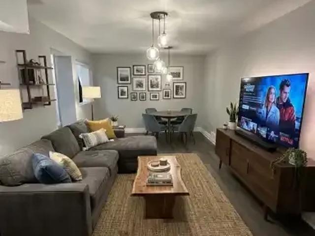 2 Bedroom Apartment Richmond Hill ON 104183205