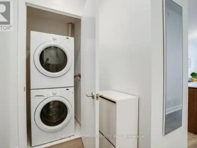 2 Bedroom Apartment Richmond Hill ON 102578884