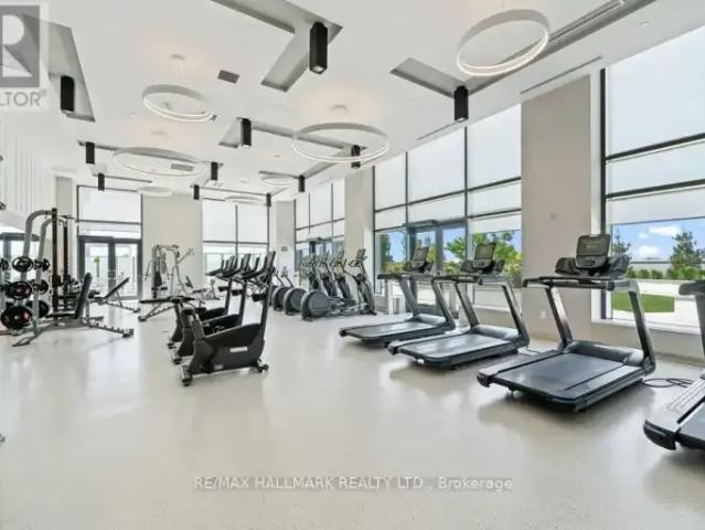 2 Bedroom Apartment Richmond Hill ON 102701559
