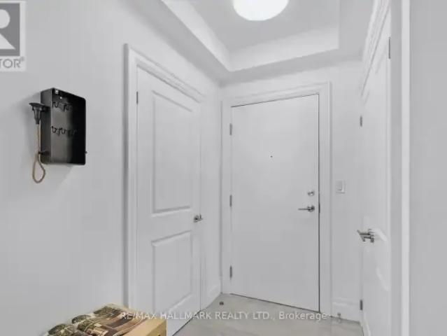 2 Bedroom Apartment Richmond Hill ON 102794971