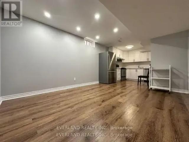 2 Bedroom Apartment Richmond Hill ON LS101612832