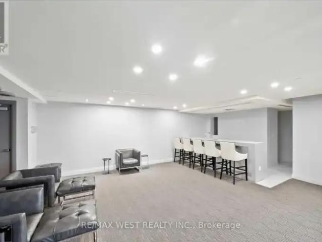 2 Bedroom Apartment Richmond Hill ON LS102204255