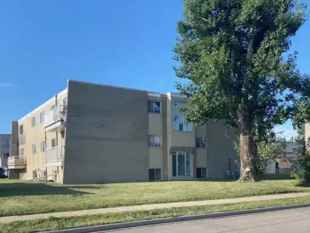 2 Bedroom Apartment Stettler AB 99409907