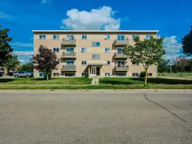 2 Bedroom Apartment Stratford ON LS101825943