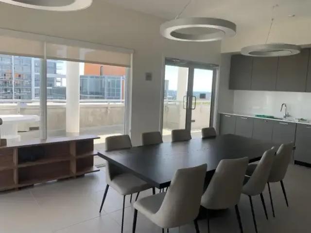 2 Bedroom Apartment Surrey BC 100709385