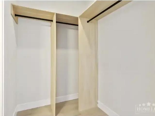 2 Bedroom Apartment Surrey BC 103012035