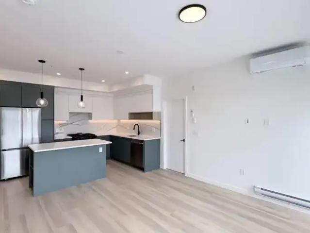 2 Bedroom Apartment Surrey BC 103060501
