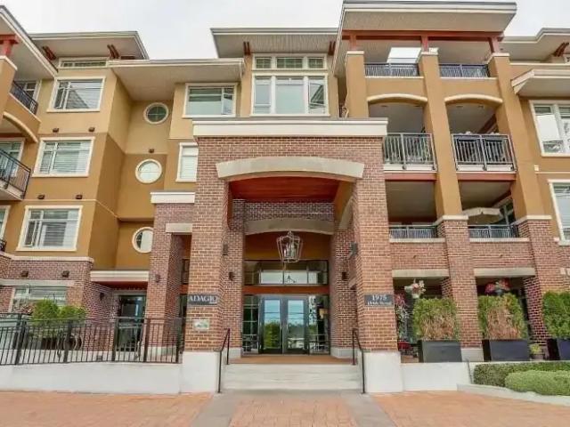 2 Bedroom Apartment Surrey BC 103322777