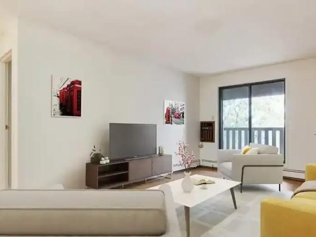 2 Bedroom Apartment Swift Current SK 104875287