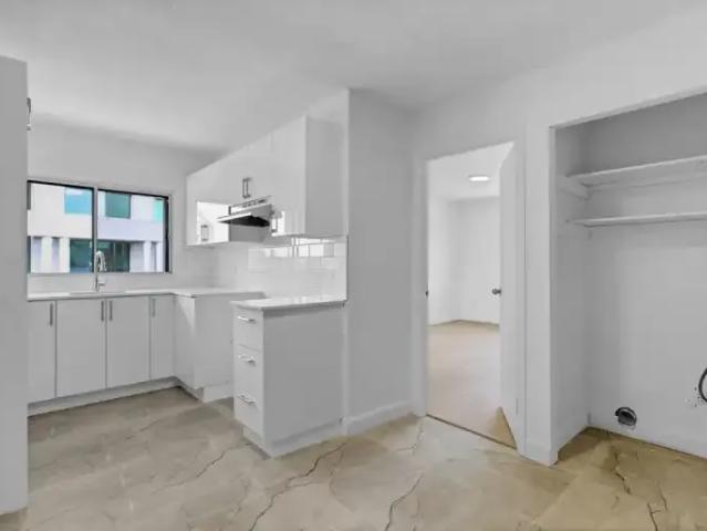 2 Bedroom Apartment Saint QC 103322356