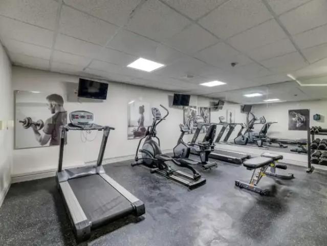 2 Bedroom Apartment Sarnia ON 102882275