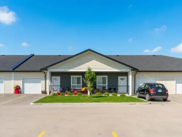 2 Bedroom Apartment Selkirk MB LS102467619