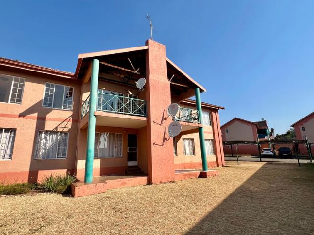 2 Bedroom Apartment To Let in West Acres